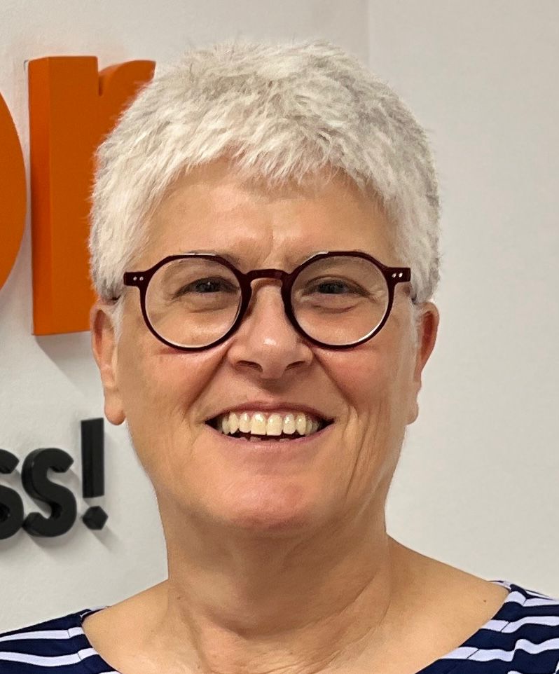 “Des de ben petits ja anàvem d’un cantó a l’altre del poble ben sols. A córrer pel bosc, enfilar-nos als arbres, descobrir nous camins…” Entrevista a Núria Borràs Comajuncosa