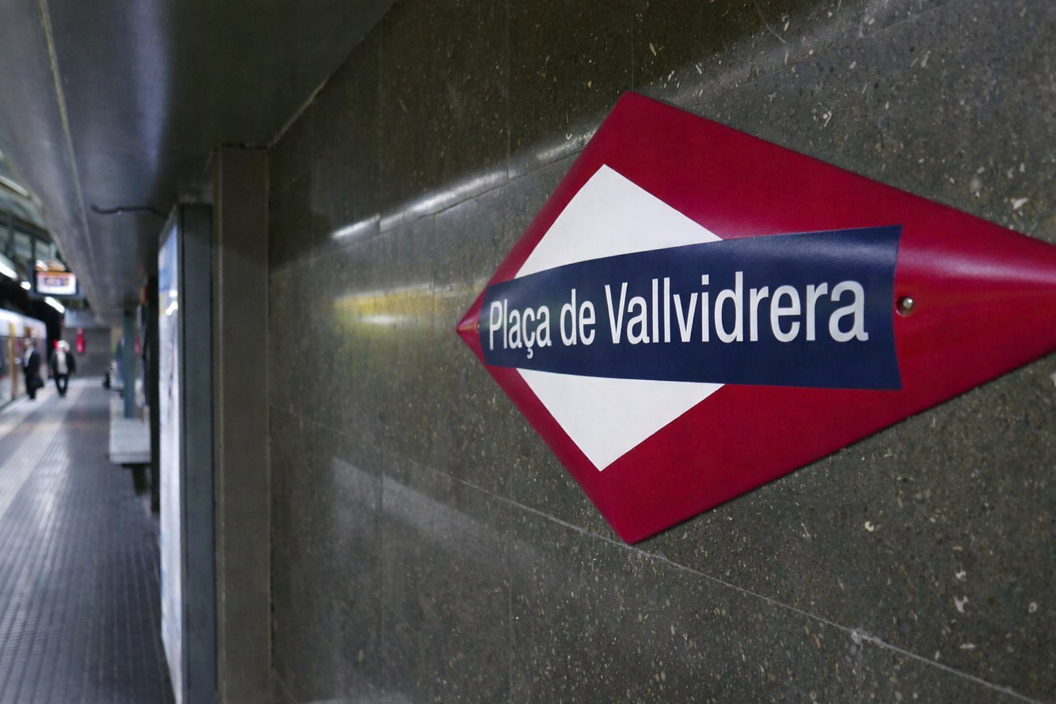 Un metro sota la Plaça de Vallvidrera: el projecte que hauria canviat Collserola